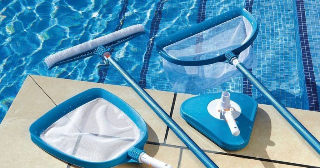 Se busca auxiliar de limpieza para piscinas
