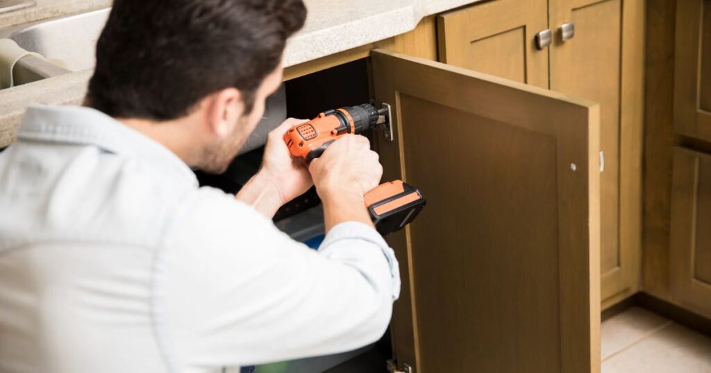 Cabinet Installer Wanted in Jacksonville, Florida, USA